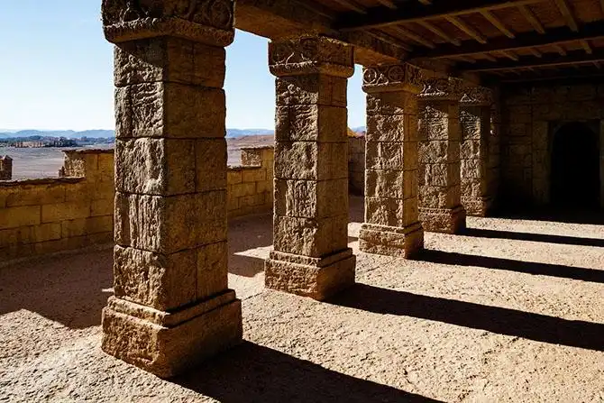 Бутафорский Голливуд и козы на деревьях