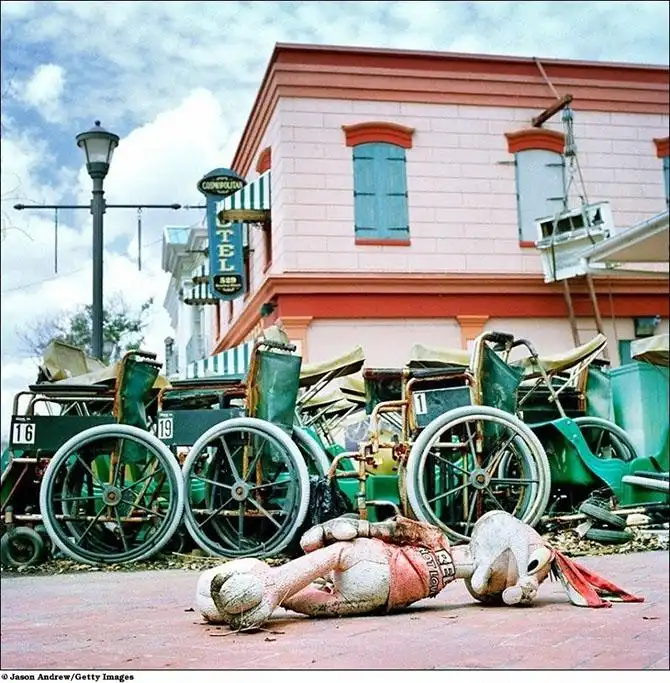 Прогулка по зловещему заброшенному парку развлечений Jazzland