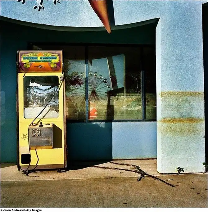 Прогулка по зловещему заброшенному парку развлечений Jazzland