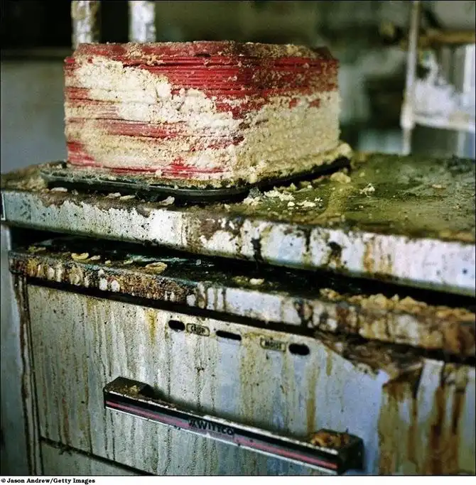 Прогулка по зловещему заброшенному парку развлечений Jazzland