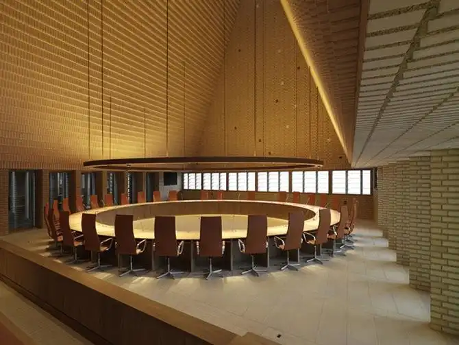 13 необычных современных правительственных зданий мира