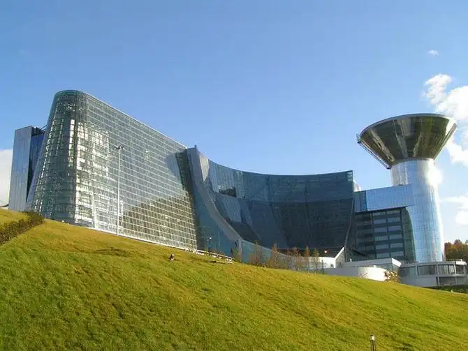 13 необычных современных правительственных зданий мира