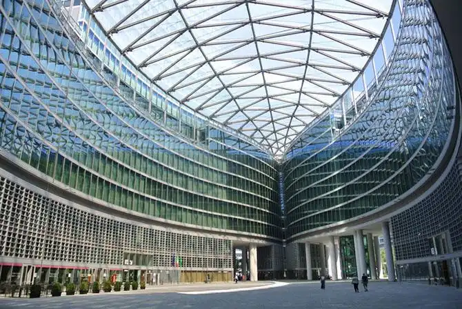 13 необычных современных правительственных зданий мира