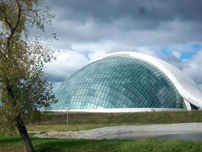 13 необычных современных правительственных зданий мира