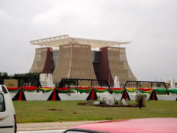 13 необычных современных правительственных зданий мира