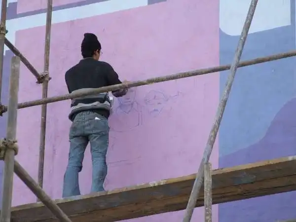 Стрит-арт, который вроде есть, но его как бы нет