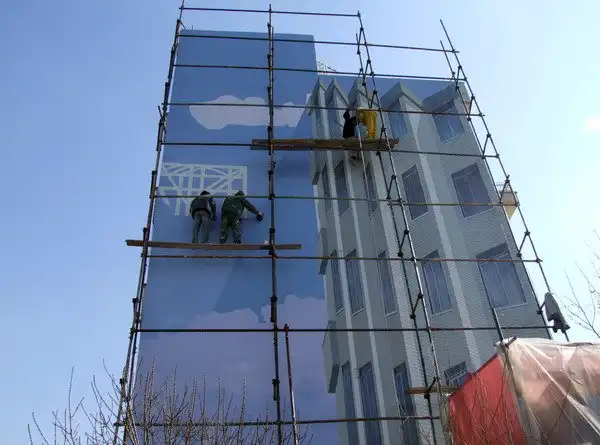 Стрит-арт, который вроде есть, но его как бы нет