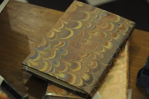 Как делают красивую бумагу во Флоренции