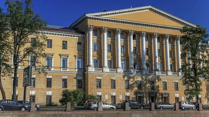 Прогулка по каналам и рекам Петербурга