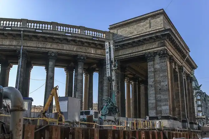 Прогулка по каналам и рекам Петербурга