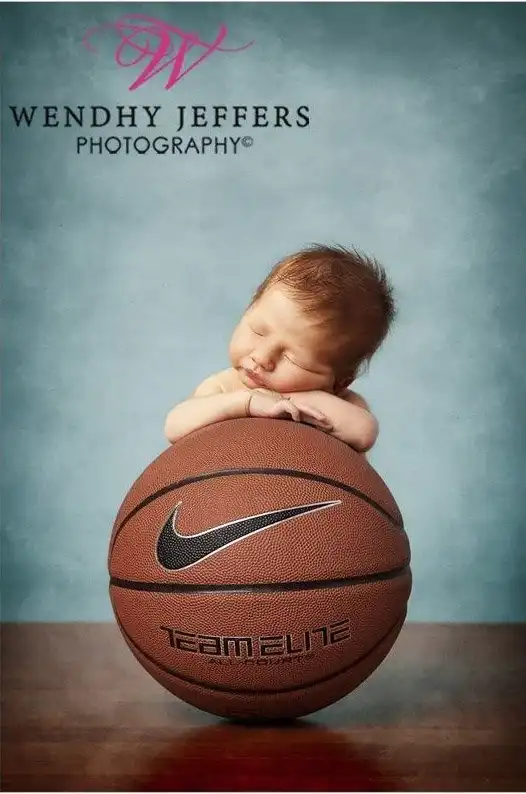 Малыши, которые проспали свою первую фотосессию