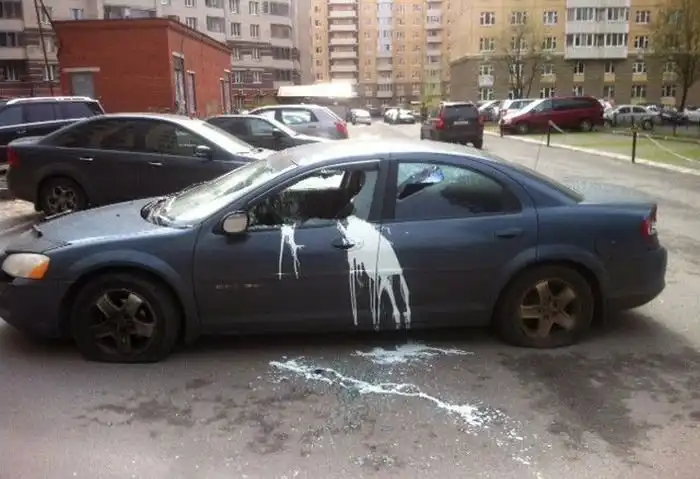 Месть владельцу авто за блокировку проезда