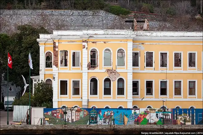 Паутина времен на берегах Босфора