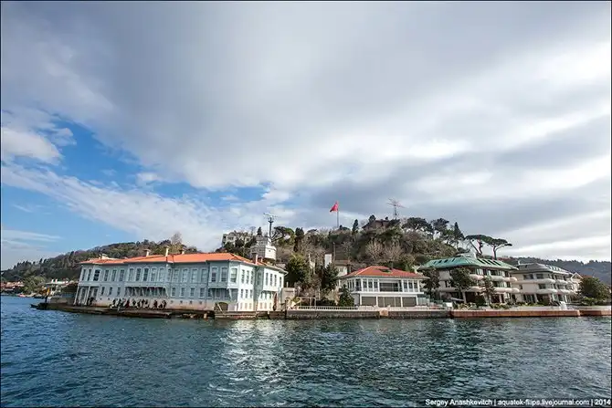 Паутина времен на берегах Босфора