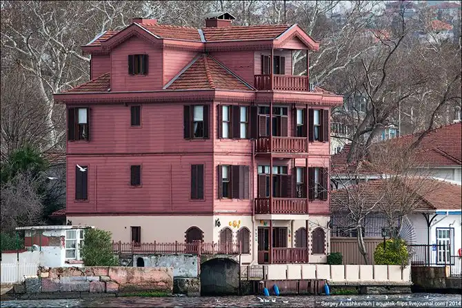 Паутина времен на берегах Босфора