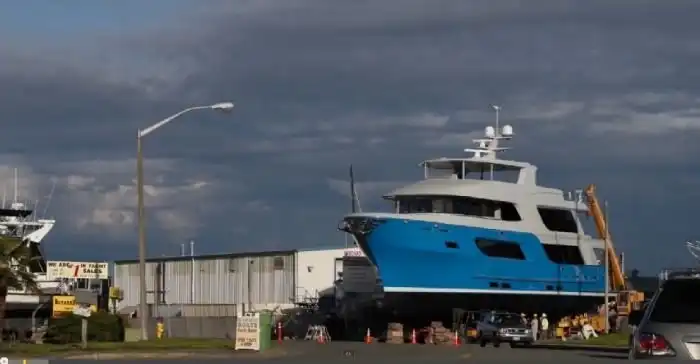 Спуск на воду яхты за 6 миллионов долларов пошел не по плану