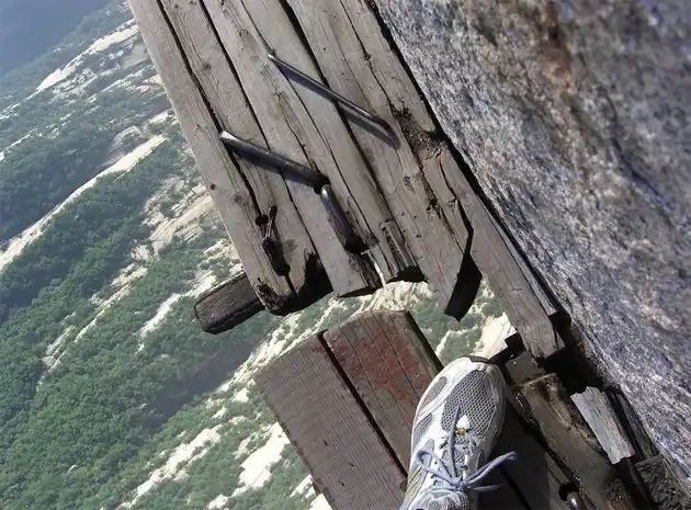 Экстремальные развлечения, при которых вас откажутся страховать