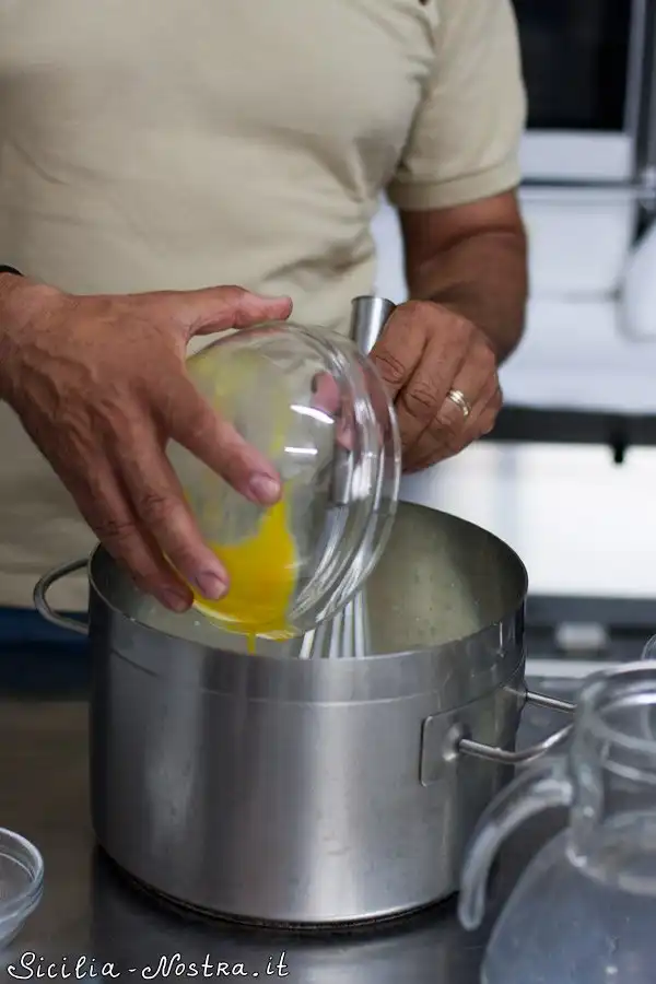 Как делают настоящее сицилийское мороженое