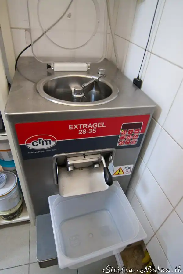 Как делают настоящее сицилийское мороженое