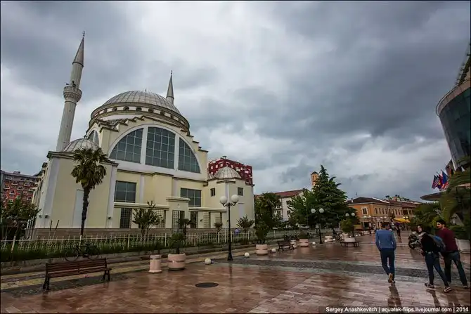 Город трущоб и одной приличной улицы
