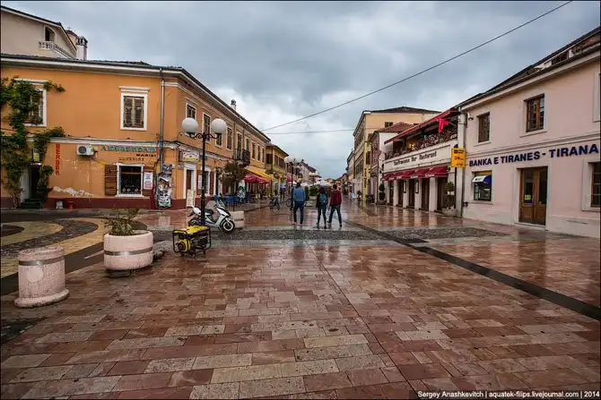 Город трущоб и одной приличной улицы