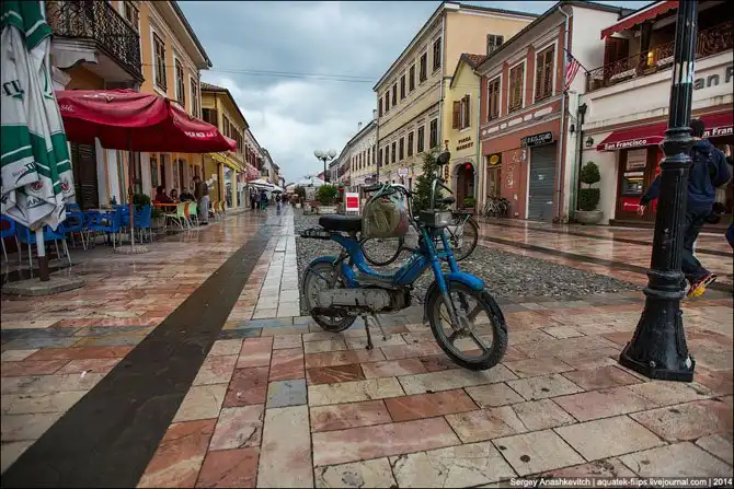 Город трущоб и одной приличной улицы