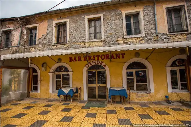 Город трущоб и одной приличной улицы