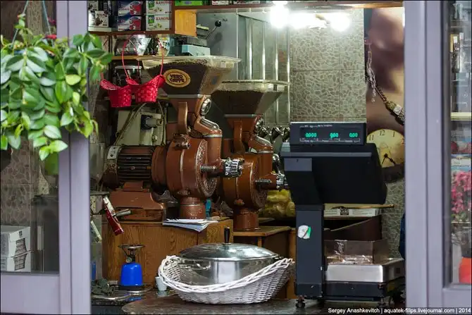 Город трущоб и одной приличной улицы