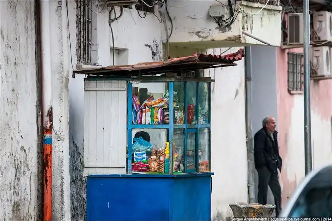 Город трущоб и одной приличной улицы