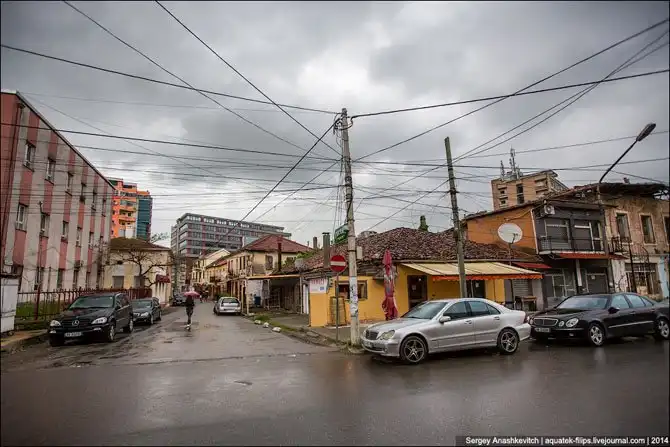 Город трущоб и одной приличной улицы