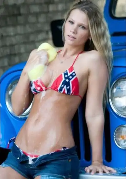 Девушки с джипами