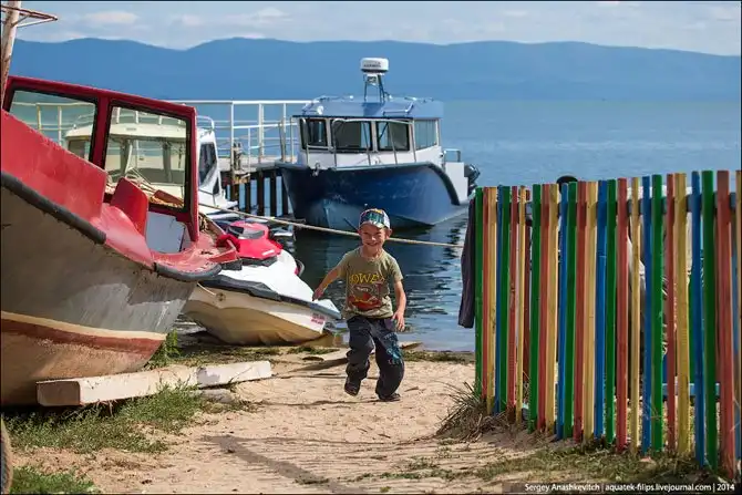 Контрасты байкальской жизни