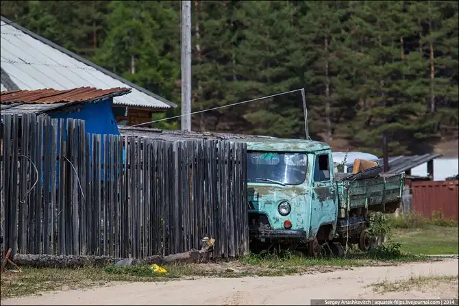 Контрасты байкальской жизни
