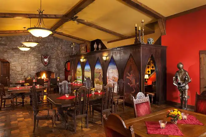 Самые красивые замки мира, в которых можно отдохнуть