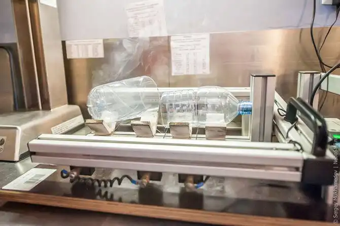 Как разливают питьевую воду