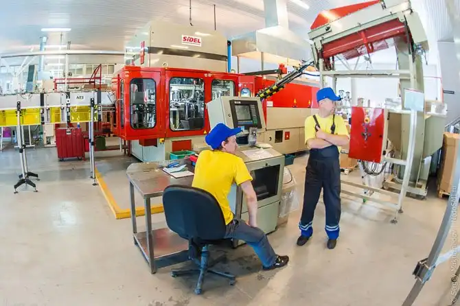 Как разливают питьевую воду