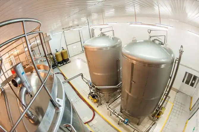 Как разливают питьевую воду