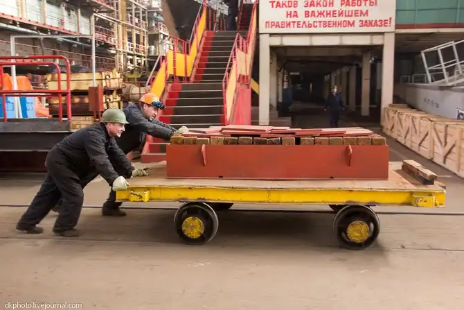 Как строят военные корабли