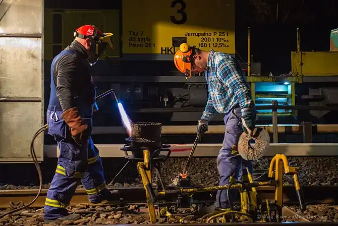 Как проходит ночь в Хельсинском метро
