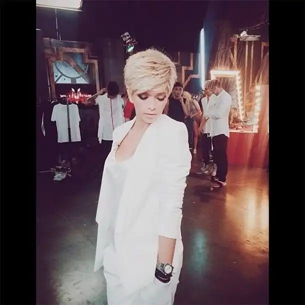 Вера Брежнева подстриглась "под мальчика"