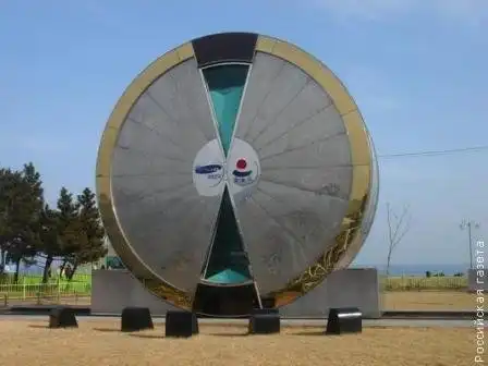 Корабль на скале