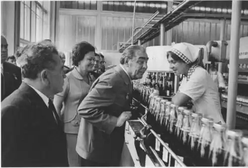 Как Леонид Брежнев позволил пепси-коле завоевать СССР