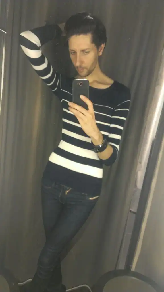 Калининградская Кончита бацает луки