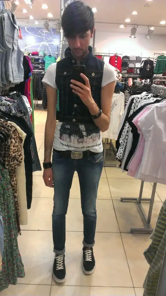 Калининградская Кончита бацает луки