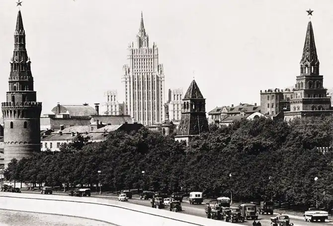 Как появились 10-полосные магистрали в центре Москвы