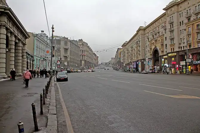 Как появились 10-полосные магистрали в центре Москвы