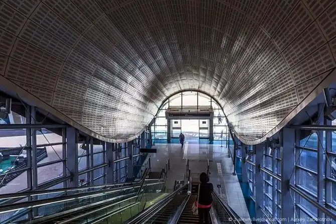 Путешествие по метро Дубая