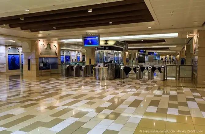 Путешествие по метро Дубая
