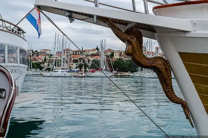 Прогулка по историческому городу в Хорватии