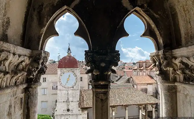 Прогулка по историческому городу в Хорватии